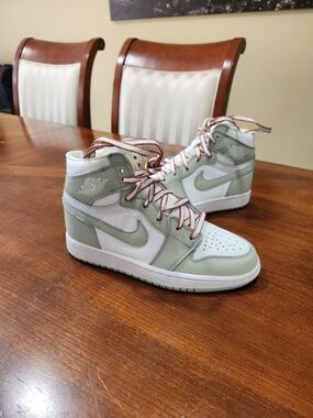 Jordan Air Jordan 1 High Sneakers in White and Sage Green Women 7.5